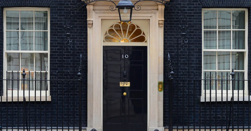 Britaniya mediası: Çin illərdir Dauninq Stritin yüksəkvəzifəli şəxslərinin telefonlarını hədəfə alıb