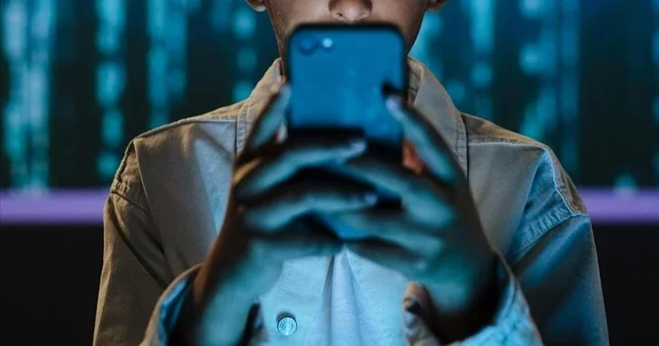 Парламент Франции принял решение касательно соцсетей для подростков