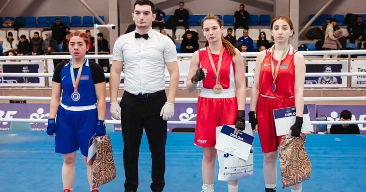 В Баку прошли финальные бои чемпионата Азербайджана по боксу среди женщин