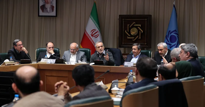 Пезешкиан принял решение о расширении полномочий глав приграничных провинций