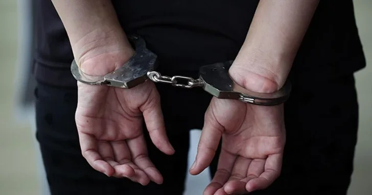 Бывшая медсестра задержана за финансовые махинации и кражу у родственников 30 000 манатов