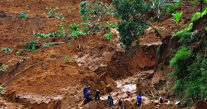İndoneziyada torpaq sürüşməsi nəticəsində 23 hərbçi həlak olub