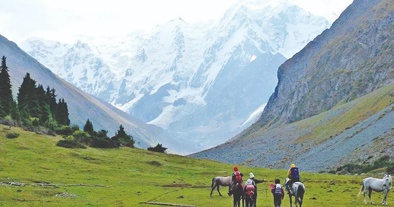 Tyan Şan dağları gəl gəl deyir...