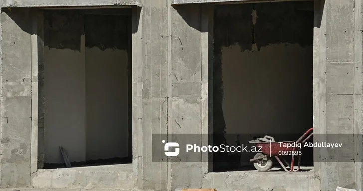 Замороженные стройки в Баку: кто ответит за бетонные призраки города?
