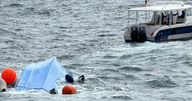 Omanda turistləri daşıyan qayıq çevrildi: 3 ölü, 2 yaralı