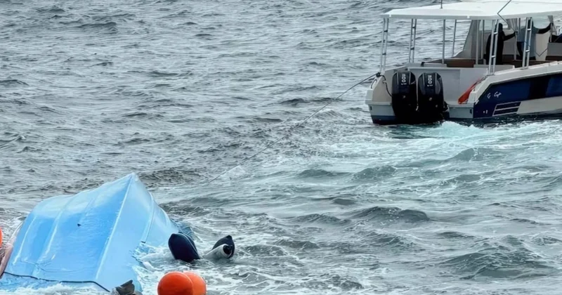 Трое туристов из Франции погибли при переворачивании лодки у берегов Омана