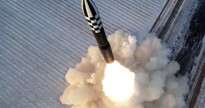 Япония сообщила о запуске КНДР баллистической ракеты