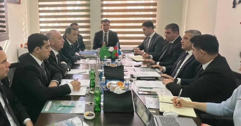 Azərbaycan və Türkmənistan dəniz yük daşımalarının artımını müzakirə ediblər