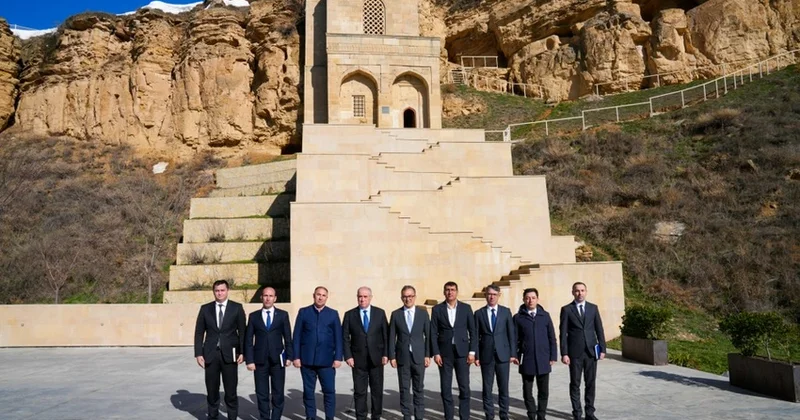 Рамин Мамедов ознакомился с деятельностью религиозных культовых сооружений в Гобустане