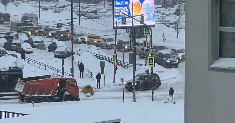 Şeremetyevo aeroportu güclü qar səbəbindən bağlanıb