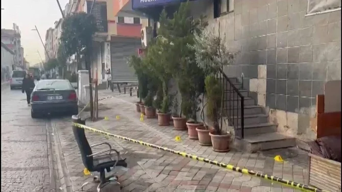 İstanbulda restorana silahlı hücum edildi: Məkan sahibi və ofisiant güllələndi