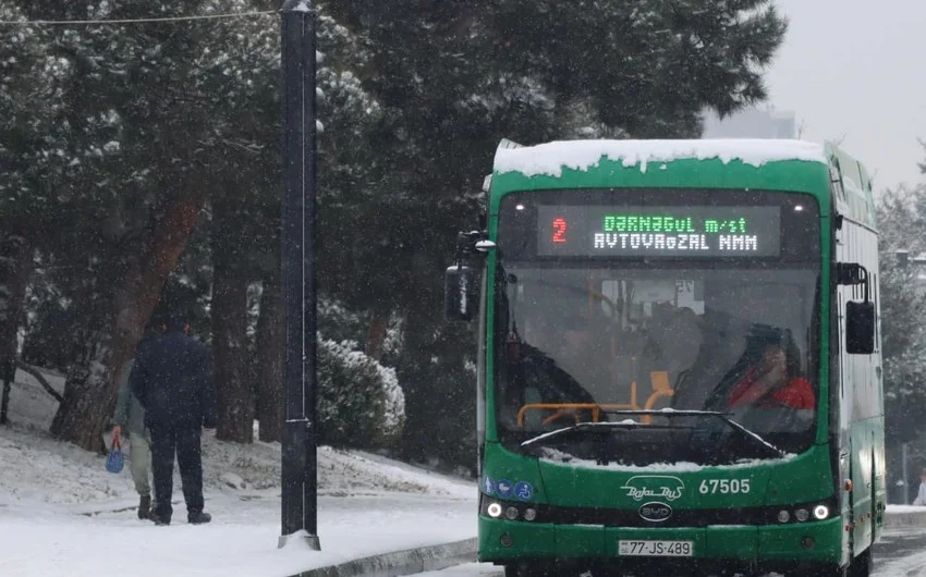 Xətlərə lazımi sayda avtobus buraxılıb Rəsmi