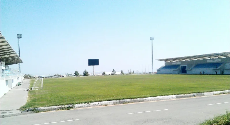 Şəmkir stadionun oy örtüyünü yeniləyir VİDEO