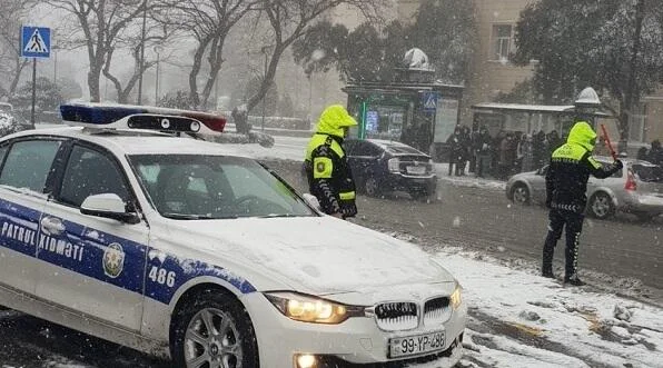 Qarlı hava: Bakıda baş verən qəzaların sayı...