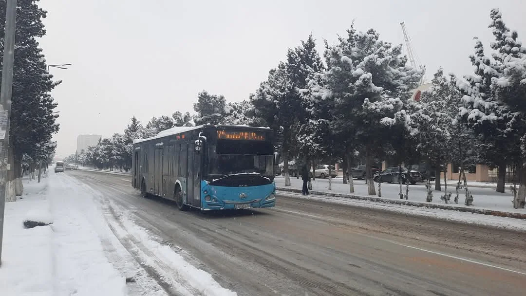 Sumqayıtda ictimai nəqliyyatın fasiləsiz fəaliyyət göstərməsi üçün tədbirlər görülür FOTOLAR