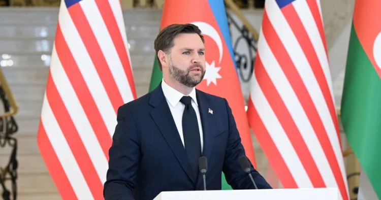 Vens: Yaxın Şərqdə illərlə müharibədə olacağımız ehtimalı yoxdur