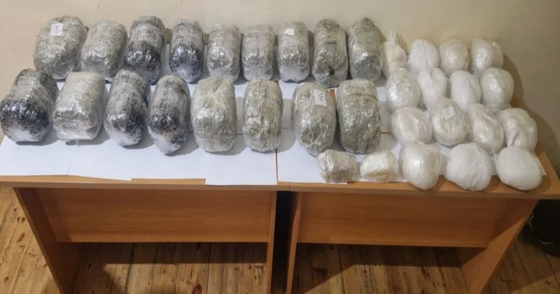 Sərhəddə 34 kiloqrama yaxın narkotik saxlanıldı FOTO