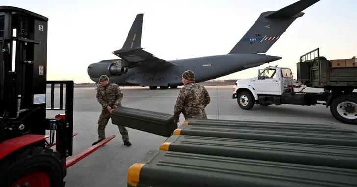Politico: США уведомили союзников о предстоящих перебоях поставок оружия Киеву