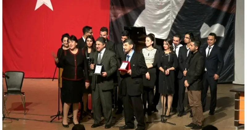 QÜRURLA YAD EDİRİK