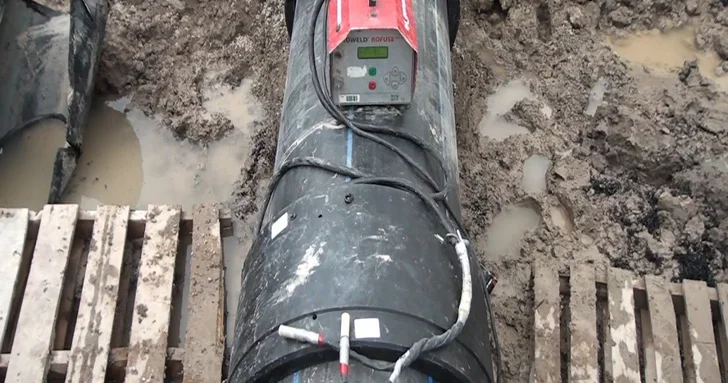 Авария на водопроводе в Кюрдамире лишила водоснабжения райцентр и шесть населенных пунктов