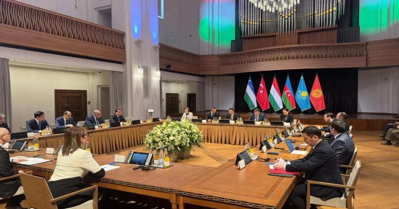 Hikmət Hacıyev dövlət və hökumət başçılarının diplomatik köməkçilərinin toplantısında iştirak edib
