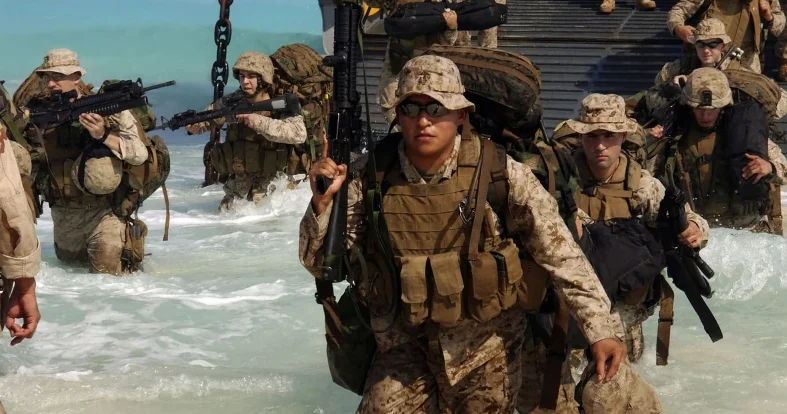 Amerikalı polkovnik İrandakı quru əməliyyatını ölüm tələsi kimi təsvir edib
