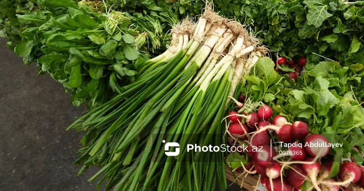 Большой обман маленького пучка: как устроена цепочка перепродажи зелени от села до Баку