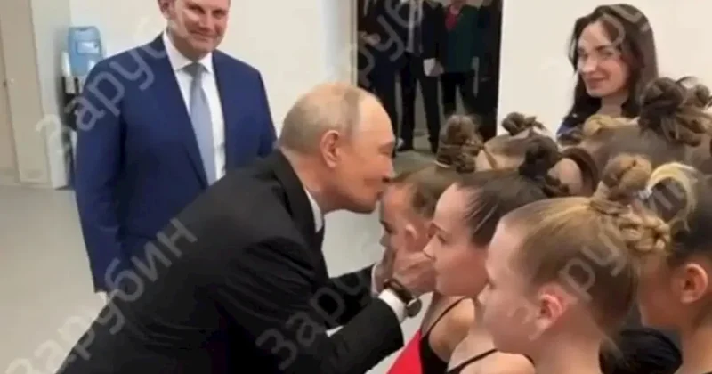 Putin 9 yaşlı gimnastı alnından öpdü