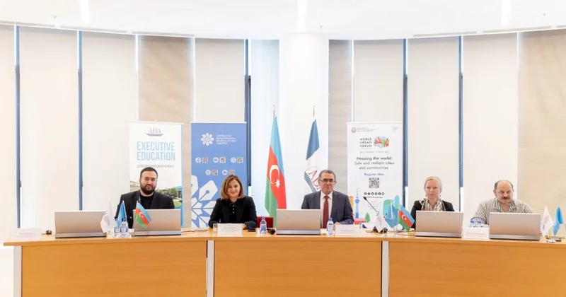 WUF13 çərçivəsində media nümayəndələri üçün növbəti məlumatlandırma sessiyası keçirilib FOTOLAR
