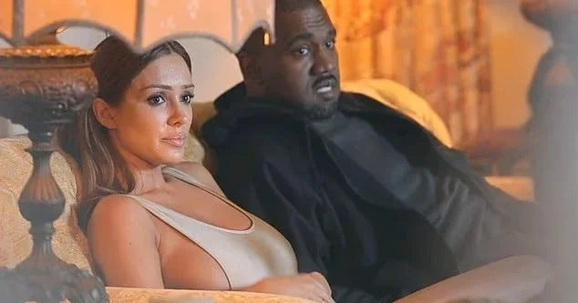Kanye Uestin həyat yoldaşı bu geyimi ilə diqqət mərkəzinə düşdü FOTO
