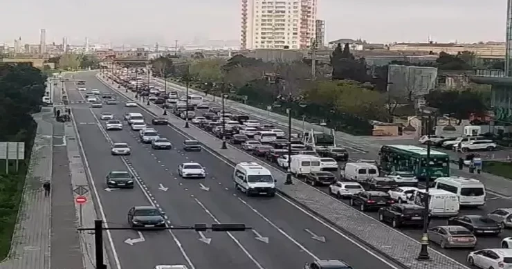 Bakıda bu yollarda sıxlıq var SİYAHI