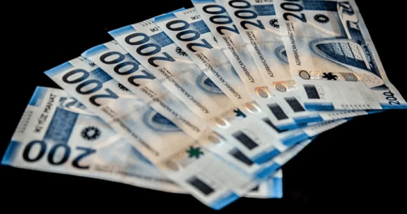Azərbaycanda bu şəxslərin vergi tutulan aylıq gəliri 400 manat azaldılacaq