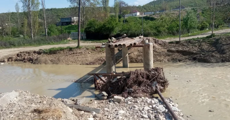 Şabranın Xəlfələr kəndində selin uçurduğu körpü nə vaxt bərpa olunacaq? Açıqlama