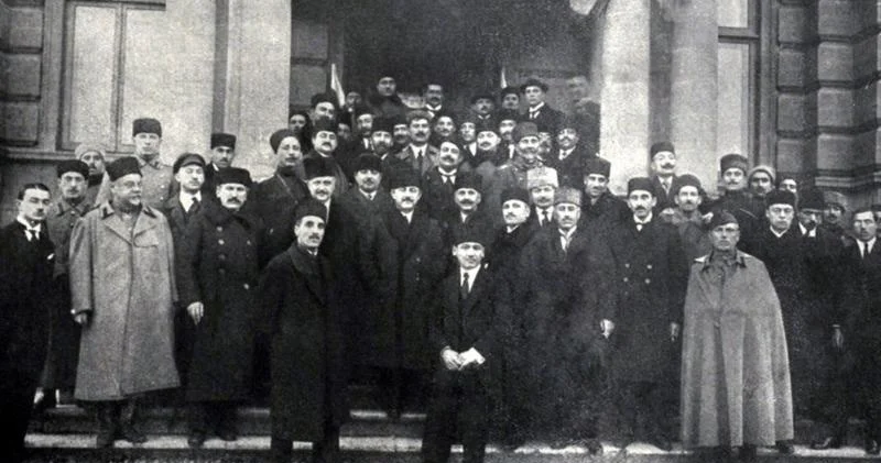 28 мая День независимости, восстановленной на века