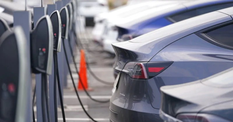 Azərbaycanda elektrik və hibrid mühərrikli avtomobillərin sayı açıqlanıb