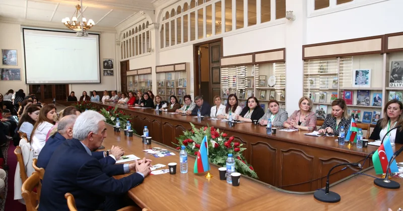 “Azərbaycan dilçiliyi XXI yüzillikdə: reallıqlar, perspektivlər” mövzusunda elmi praktik konfrans keçirilib