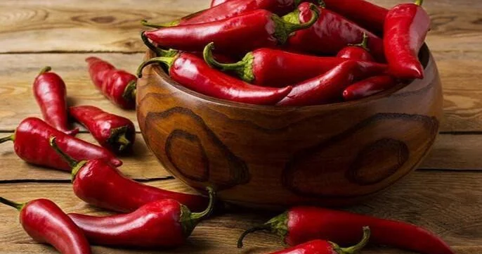 Acı bibər yeməyin sağlamlığa 5 TƏSİRİ