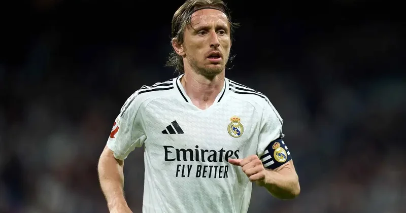 Real dan ayrılan Modriç bu kluba transfer olur