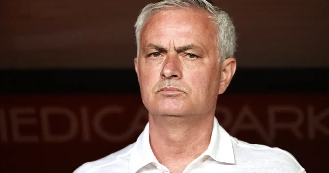 Məşhur xanım müğənnidən Mourinyoya sərt sözlər: Təzminatı düşünən portuqaliyalı dəli