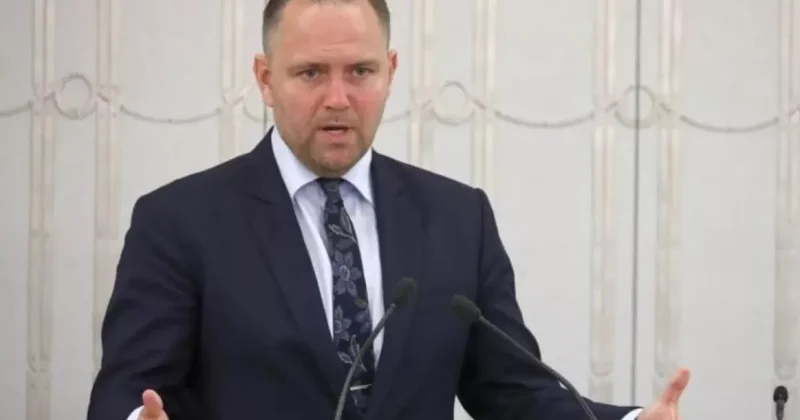 Кандидата в президенты Польши уличили в содействии проституции