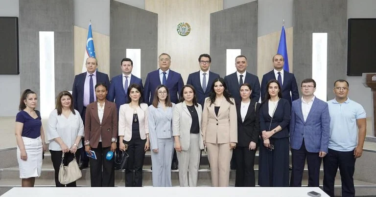 Özbəkistan Prezident Administrasiyasında Azərbaycan nümayəndə heyəti ilə görüş keçirilib