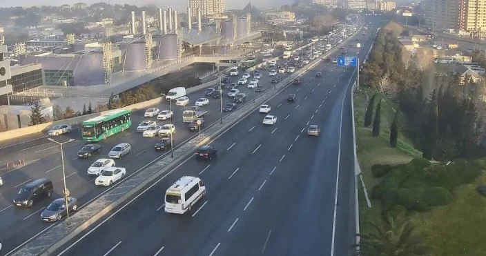 SÜRÜCÜLƏRİN NƏZƏRİNƏ: Bu yollarda tıxac var SİYAHI