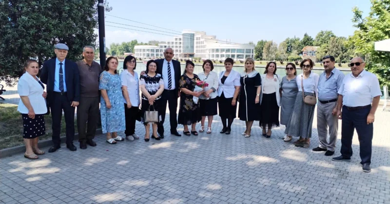 Məzunlar 45 ildən sonra görüşdü FOTOLAR