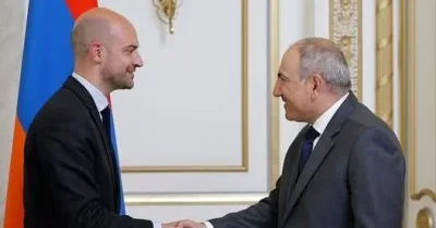 Paşinyan Fransa XİN başçısı ilə Azərbaycanla sülh prosesini müzakirə edib