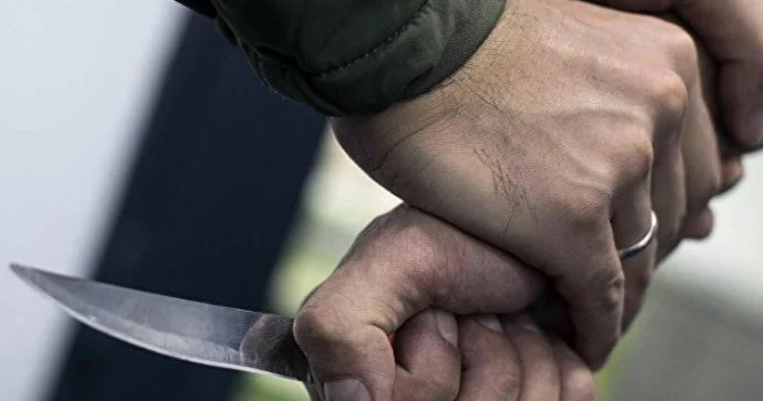 Şəkidə qıza görə iki dost bıçaqlandı