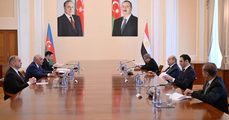 Baş nazir Əli Əsədov Misir Senatının sədri ilə görüşüb