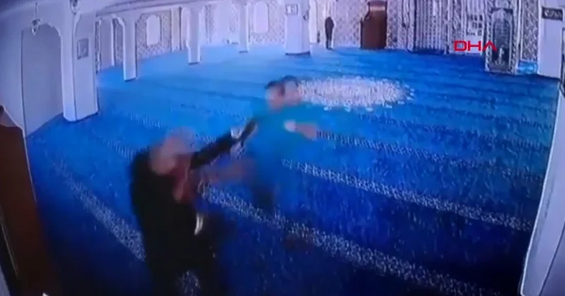 Türkiyədə iki dindar məsciddə əlbəyaxa oldular