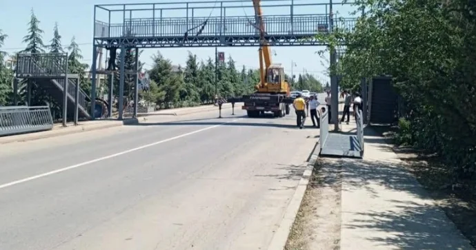 Avtoqəza nəticəsində sıradan çıxan yerüstü keçid bərpa olunub