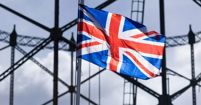 Britaniya minlərlə miqrant işçini öz işçisi ilə əvəz etməyi planlaşdırır