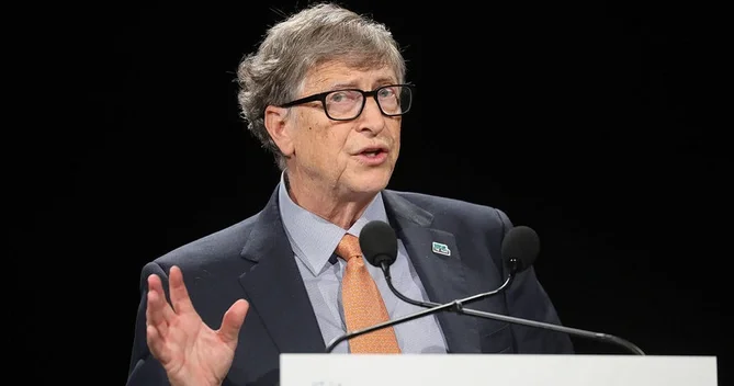 Bill Qeyts oxumağı tövsiyə etdiyi beş kitabın adını çəkib